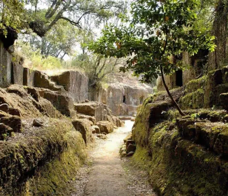burial mounds in banditaccia