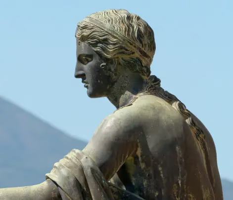 bronze statue of apollo in pompeii